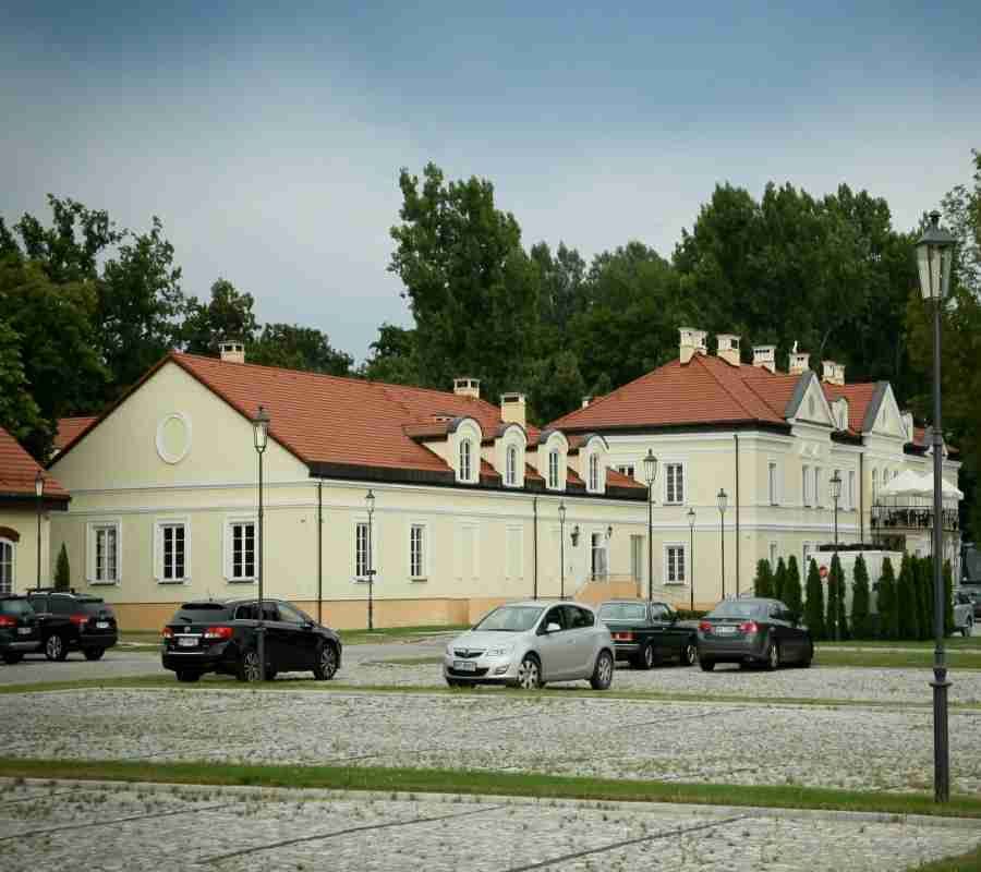 Sobienie Królewskie Hotel